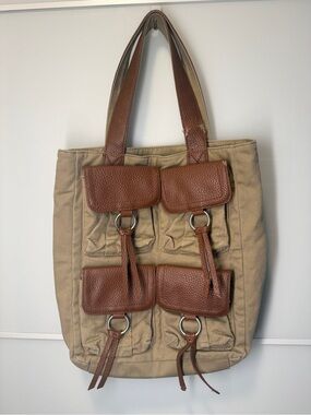 CLEARANCE 4/$15💸 Canvas Tote with Brown Leather Pockets and Straps